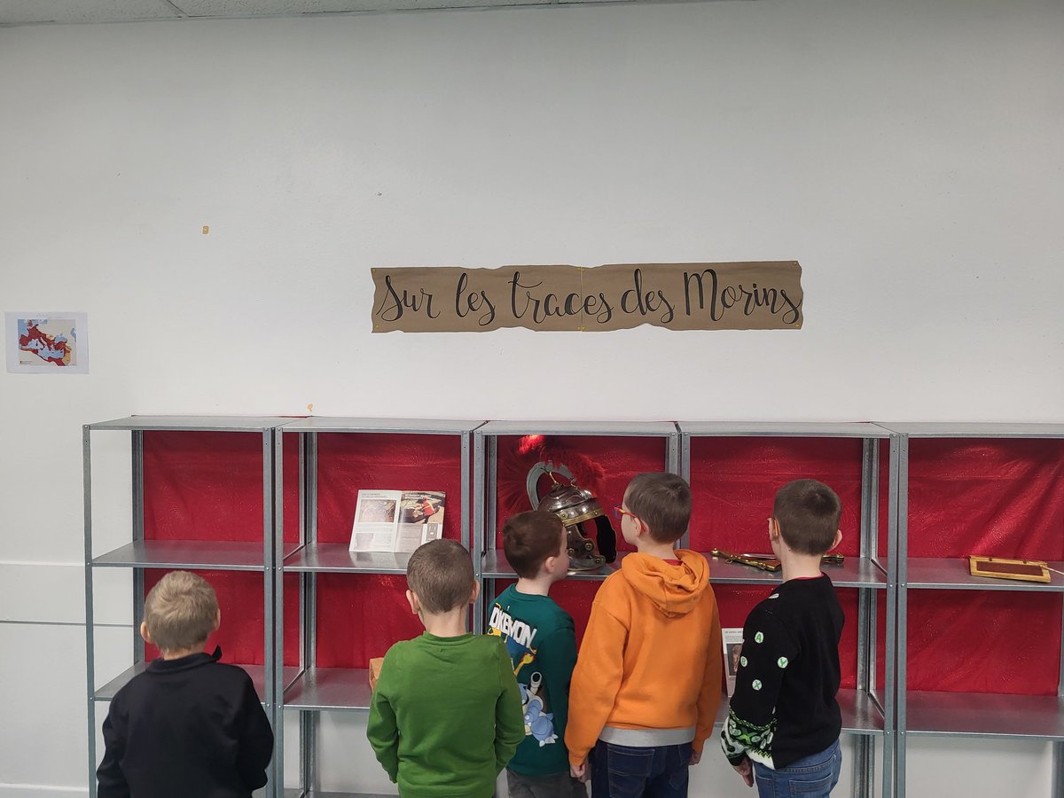 JulienGiovacch1's tweet image. Exposition antique organisée par les élèves de LCA du #collegedelamorinie. Visite des élèves des écoles du #REPplus. #noselevesontdutalent.