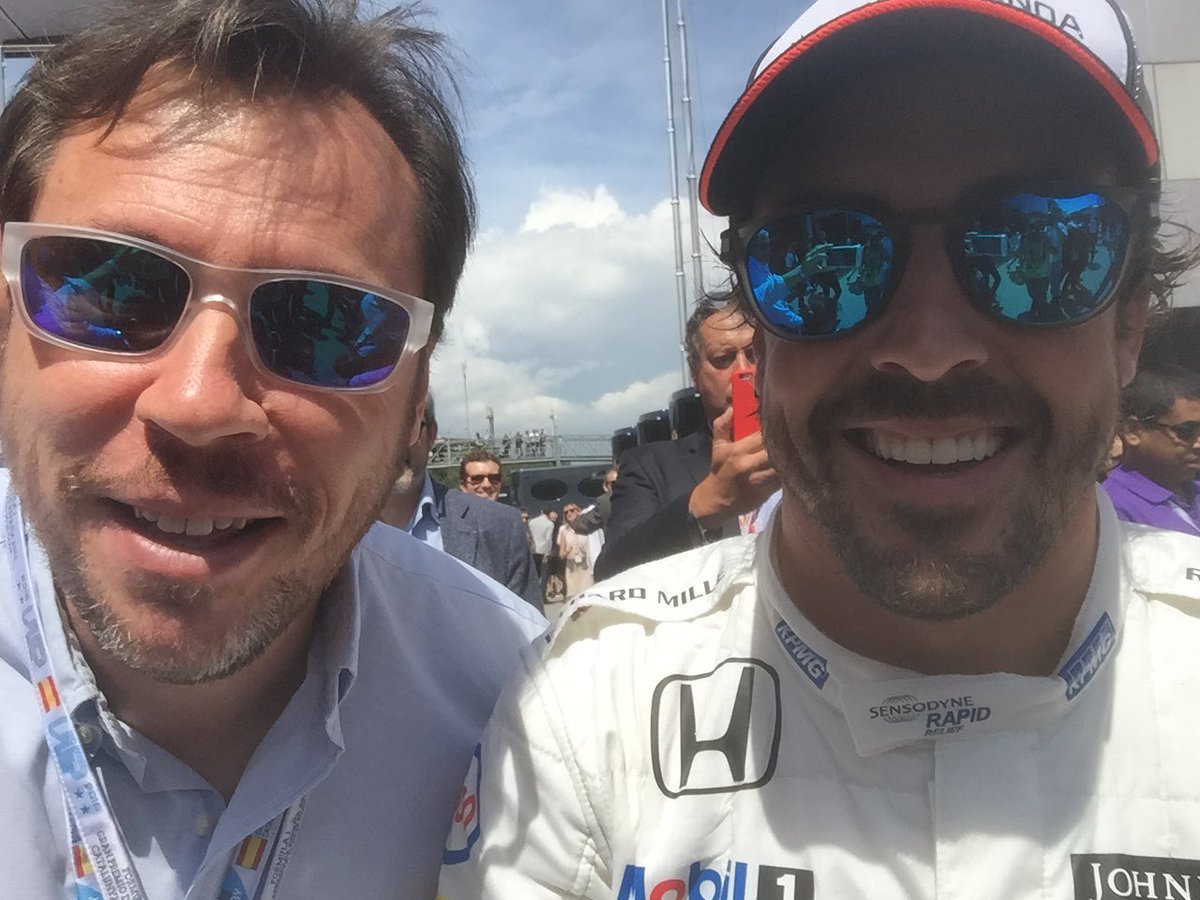Oscar Puente (@oscar_puente_) on Twitter photo Yo solo digo una cosita. Acabo de inaugurar el último tramo de esta autovía. <a href="/alo_oficial/">Fernando Alonso</a> Yo solo digo una cosita. Acabo de inaugurar el último tramo de esta autovía. <a href="/alo_oficial/">Fernando Alonso</a>