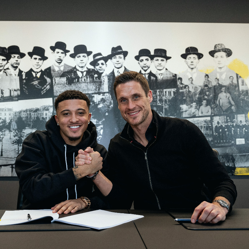 BVB's tweet photo. ⚫️🟡 Sancho trägt wieder Schwarzgelb! 

Der BVB hat Jadon #Sancho auf Leihbasis bis zum Saisonende verpflichtet. Der Engländer, derzeit in Diensten von @ManUtd, unterschrieb am heutigen Donnerstag einen bis zum 30. Juni 2024 datierten Leihvertrag. ✍️

🗞️ https://t.co/auLLT4C6x4