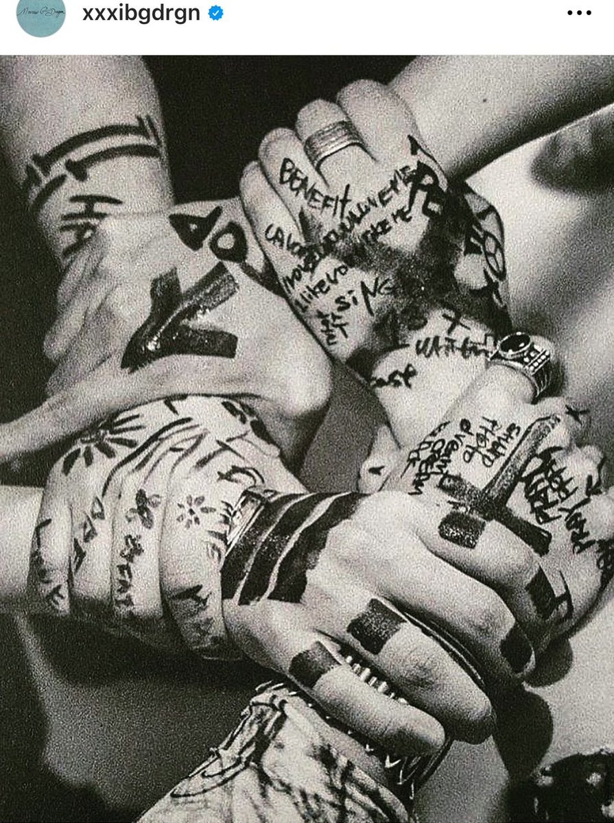 joyiiieee_e's tweet photo. Ang OA ko ata pero naiiyak ako πππ I'm so happy for you Bigbang and for us, VIPs. We are one step more closer now π₯Ήπ₯Ή
It's #BIGBANG and #VIPUntilWhenever πππππ https://t.co/fO1PCObDGZ