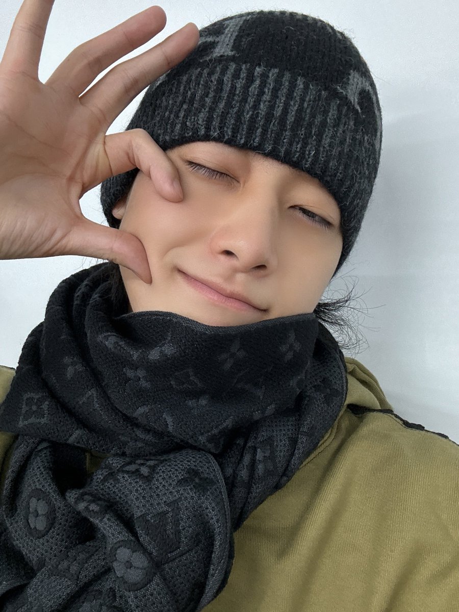WEi__Official's tweet photo. 웅냥냥 고양이 용하의 생일🐈‍⬛💕
ASMR 그 자체인 말랑고양이의 이야기를 경청해주시고 집중해주시고 사랑해주시는 루아이 덕에 행복함 MAX인 용하랍니다😘
생일을 맞아 더 뽀짝하던 용하와 오늘 하루 제일 행복하시기를 바라요✨

#위아이 #WEi 
#유용하 #YOOYONGHA https://t.co/qzkvhcj9OG