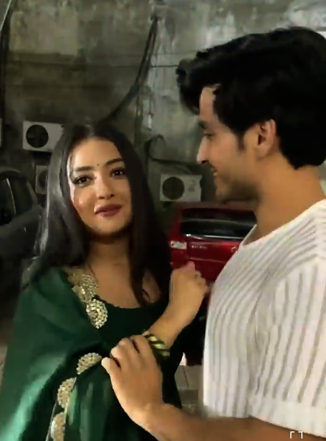 Param looking at her like this is my favourite thing🙈❣️

#parakshita #paramsingh #akshitamudgal #AnkitGupta 
#priyankit