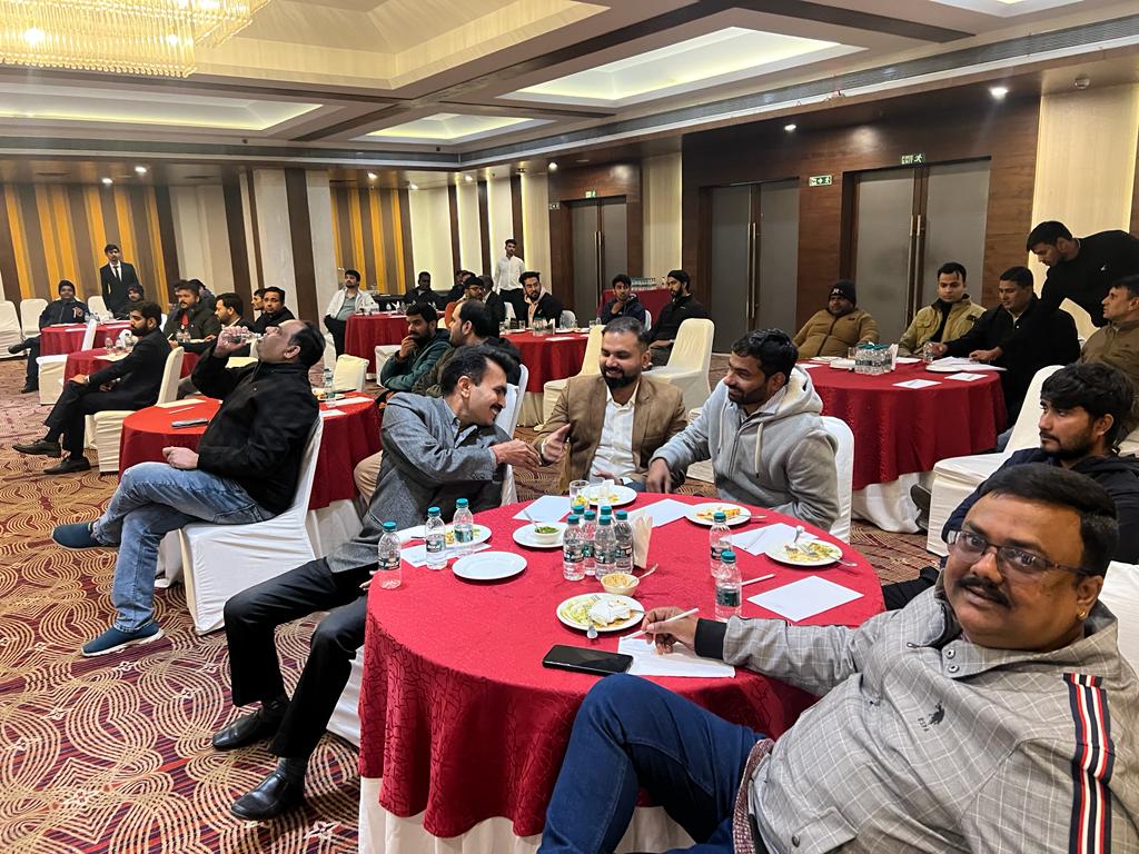 waareegroup's tweet photo. Our business partners' meet at Kota was an astounding success, with over 50+ integrators attending the event and showcasing their unparalleled trust in the Waaree brand.
#business #BusinessPartnerMeet #Gorakhpur #integrators #waareegroup #technologies https://t.co/2pcDgybg0J