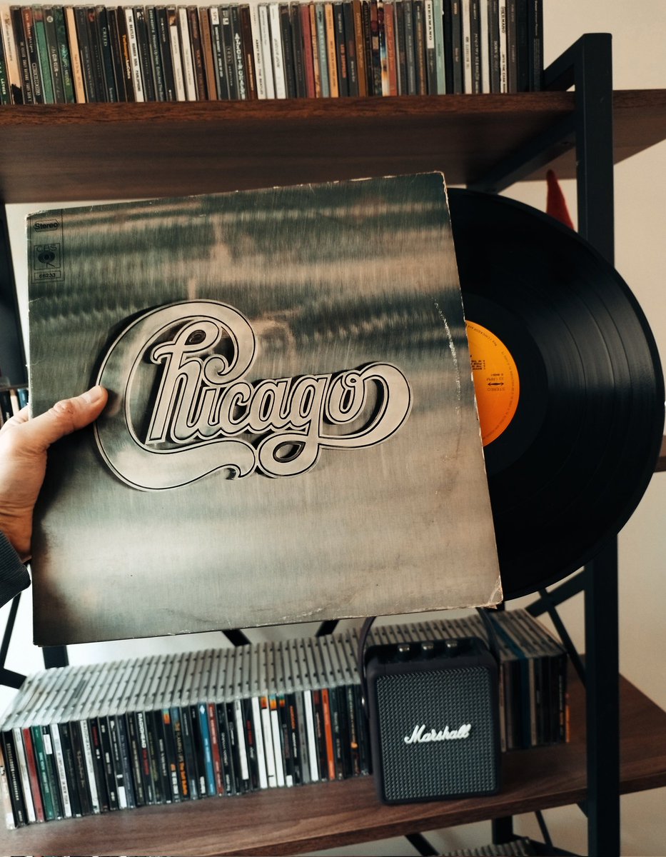 #NowPlaying 🔊
Chicago - 1970 UK Pressing
Label CBS 
#Albumoftheday #Vinyl #Records #vinylcollection #Myrecords #musicvibes #ThursdayTunes