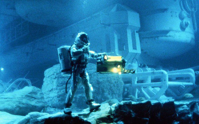 valhallapics's tweet photo. #HappyBirthday to the extremely talented #LeslieDilley! A master of his craft, Dilley was the Production Designer on our 1989 film, #TheAbyss, and his phenomenal work on the film earned him an #Oscar nomination for best Art Direction alongside Set Decorator #AnneKuljian! https://t.co/9b3swwIYfX