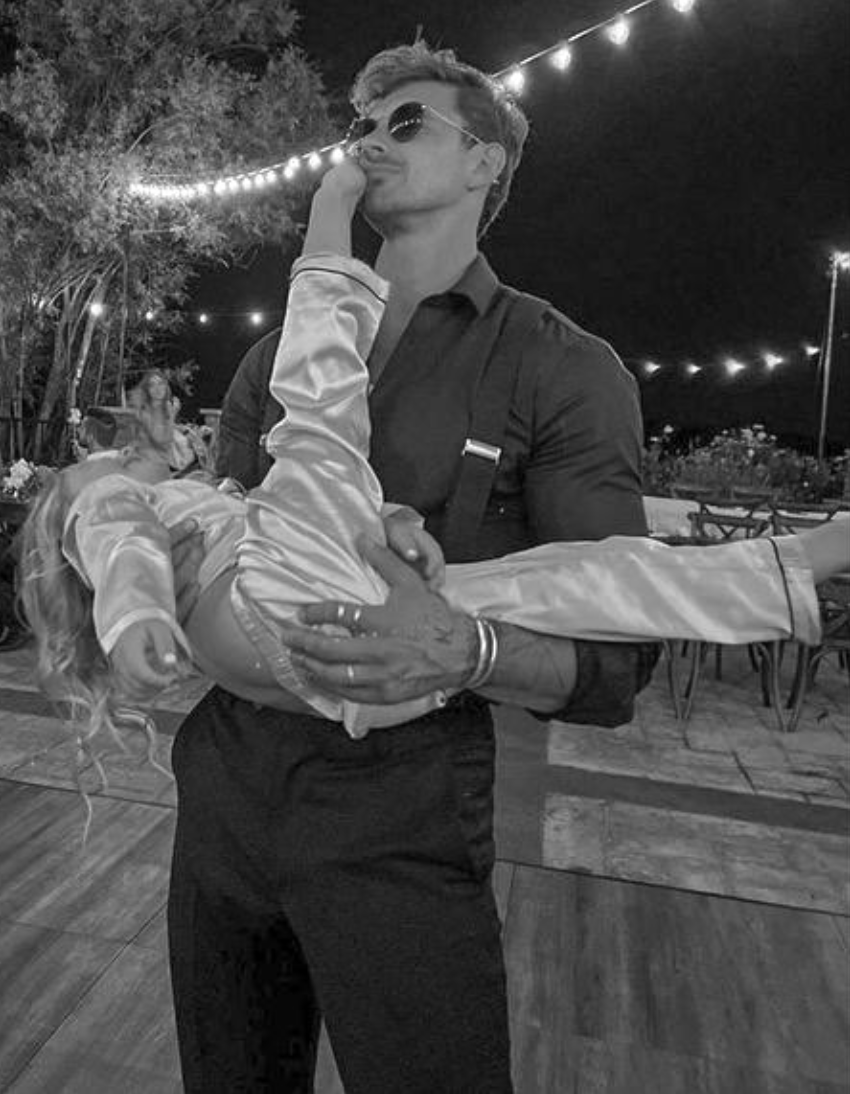 izzofiction's tweet photo. I wrote a little one-shot for @mon_dette for our annual (but late) #FiloSecretSanta! To ring in the New Year--

👨‍👩‍👧‍👦 GOOD WITH KIDS [Very soft M, 4.6k]
Dramione, Ambiguous Relationship, Comedy of Errors, Domestic Fluff, and as always, a Touch of Angst™️.

🔗 https://t.co/WBuYww7dQT https://t.co/KDqF3CdNn4