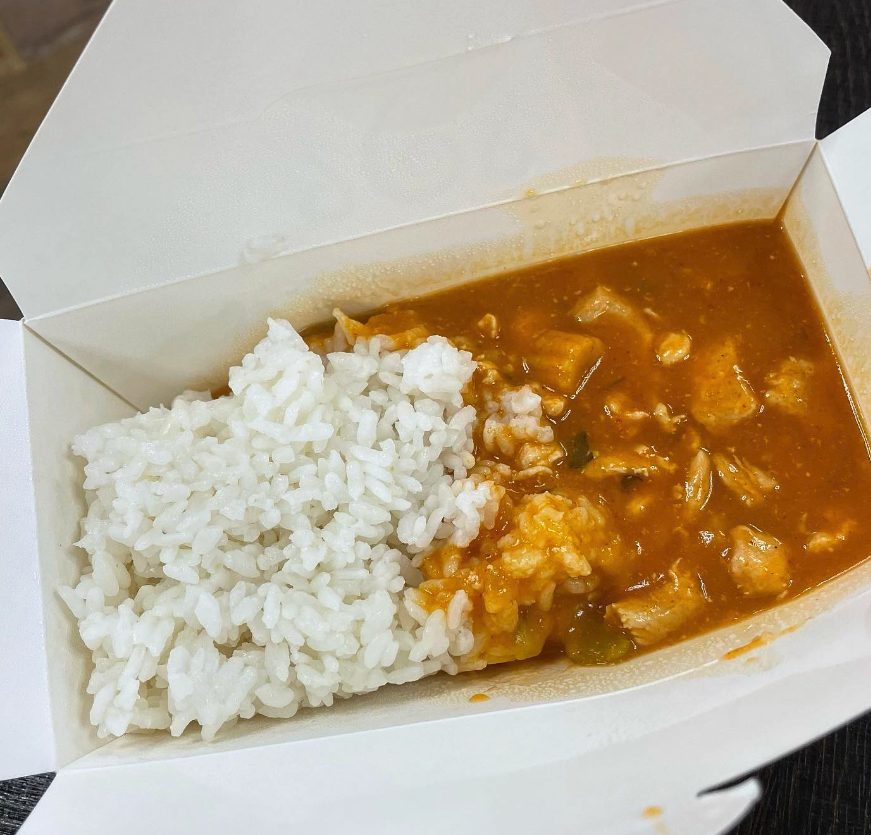 Our Chicken Thai Red Curry & Rice, posted by @what_emma_eatsx 😍🍛🤤 Don't forget to tag us in your Chow food pics! 📸 #chowasianuk #noodles #asianfood #rice #takeaway #veggiefastfood #thairedcurry #vegan