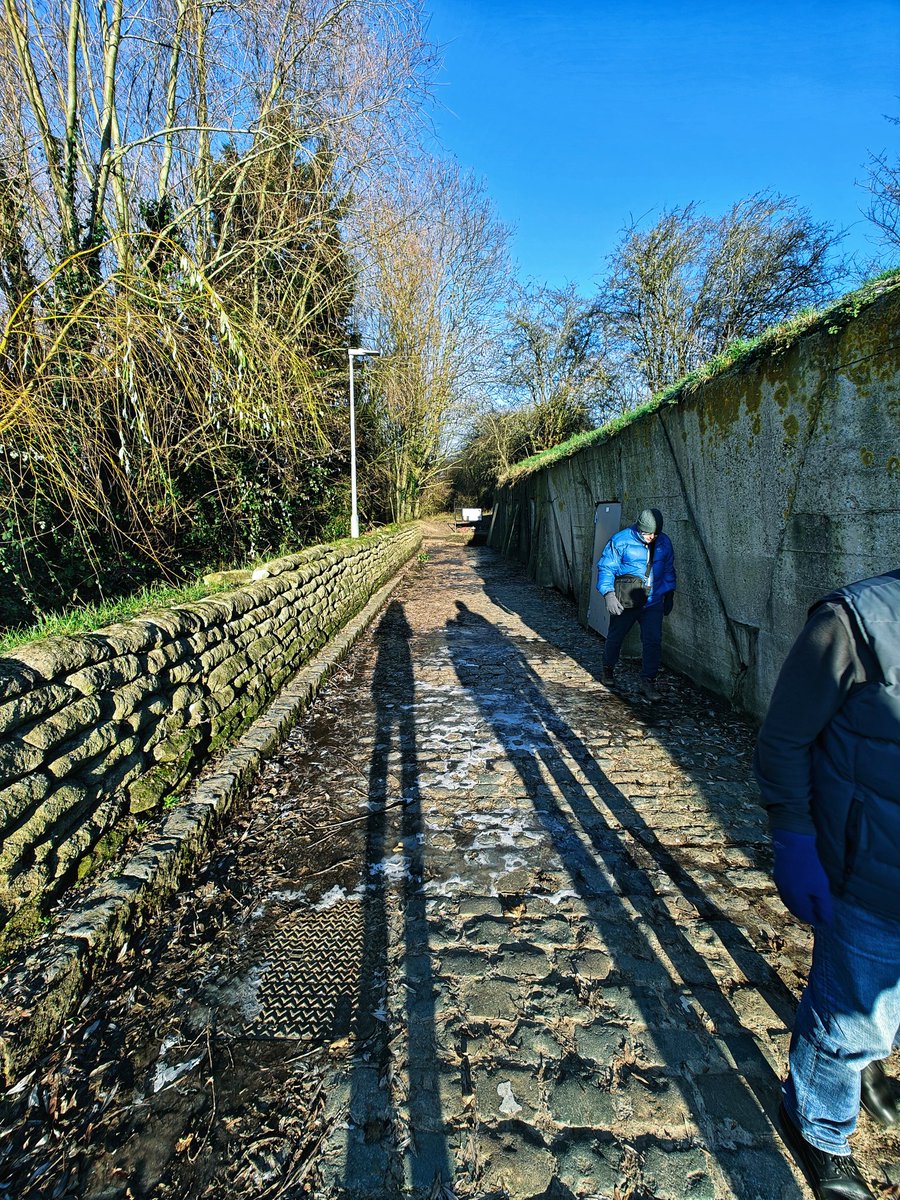 Kimsbattletours's tweet photo. Guiding at Essex farm, super icy today. But so beautiful in the sun.
In case you didn't know, I sometimes go by the name of Kimbo extra long legs Wright. Tall clients too! ๐
#kimsbattlefieldtours #westernfront #wwI #tourguide #battlefieldguide #ypressalient #westernfronttours https://t.co/AAgkfRrBi1