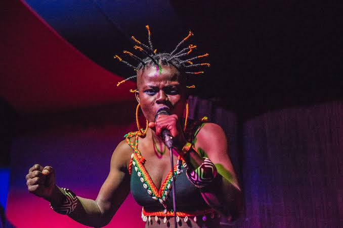 Smooth981FM's tweet photo. #NP Africa @Wiyaala
On #TheKazbah981 with @oluwaseun_ro
Listen Live: https://t.co/MJKwGb58rA
❤💙🤍
#Smooth981 #LoveMusic #LoveLife #SmoothFmLag https://t.co/OBXkvrSnGE