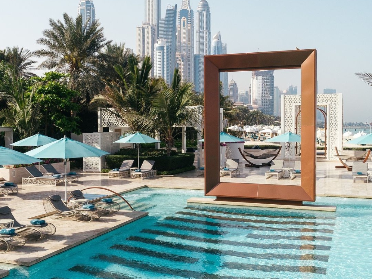 تايم أوت دبي tweet media