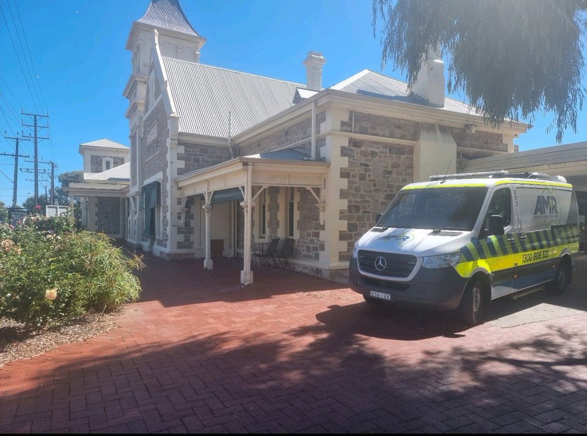 🌞Enjoying the sunshine in Adelaide as our dedicated team at AMR South Australia continues to provide compassionate patient care and reliable transport to St Margaret's Rehabilitation Hospital🚑

👉For all your patient transport needs call 1300 808 322

#patienttransport #amr