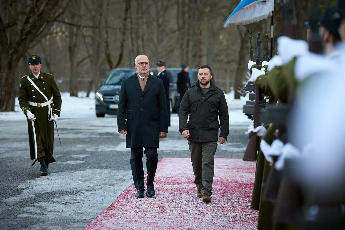 nexta_tv's tweet photo. Estonia supports the legalization of Ukrainian strikes on Russian military targets with Western weapons

The Estonian president emphasized that strikes on Russian military facilities should not serve as a basis for limiting arms supply to Ukraine. 

Additionally, he announced Estonia's commitment to provide €1.2 billion in aid to Ukraine until 2027.