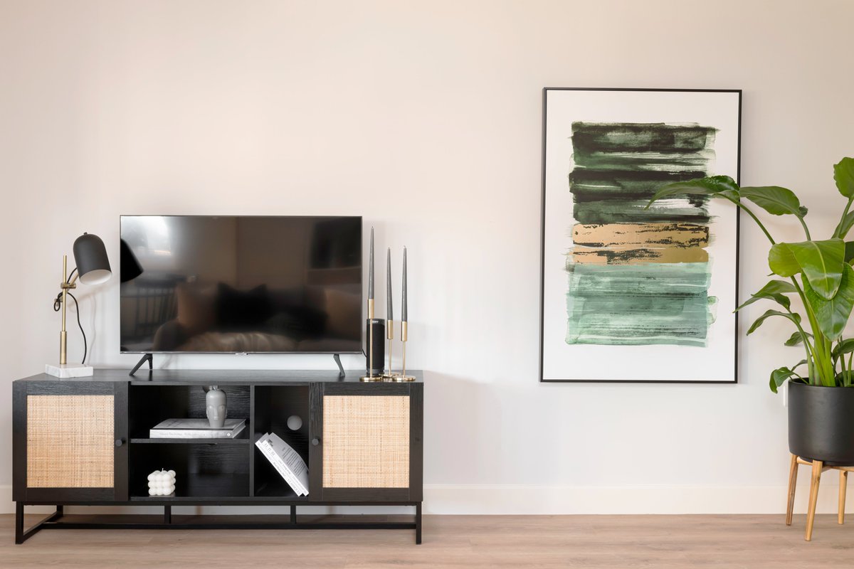 Landlords have a chance to elevate their portfolios in year 2024! 🏢✨

Our guide helps furnish properties for new tenants to create sought-after homes. Explore how to enhance your property: bit.ly/Landlords-Guide 🏡🛋️🔑
#RentalProperties #BTR #InteriorDesign #BaseFurnishings