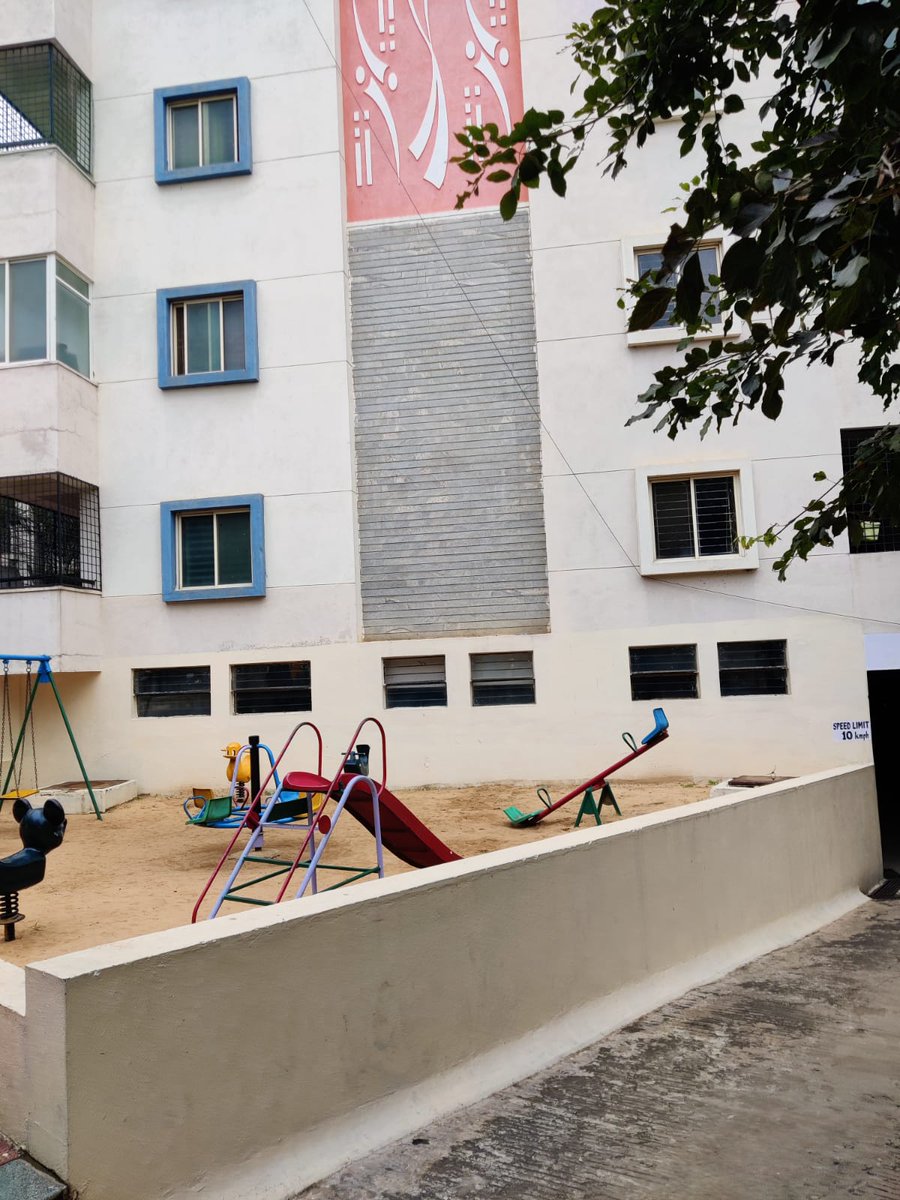 h_asefa's tweet photo. NO BROKERAGE

Amenities 

Gated society with security 
Fully functional swimming pool 
Fully function gym and access to huge terrace 
Rooms have a shared washroom 
Fully set up kitchen 
Lift, 24*7 power backup, no water issue ( 2/n) https://t.co/vZawnoqDs6