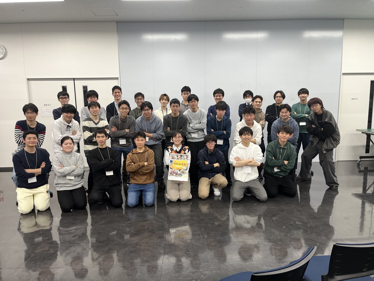 aimeiba_kg's tweet photo. 先日、大阪工業大学さん主催の技術交流会に参加させていただきました！
レスコンという大会一つにも各大学にストーリーがあり、改めてロボコン活動の奥深さ、楽しさを確認できました。
準備に携わってくれた方を始め、感謝します！
今後ともよろしくお願いします！ https://t.co/4yNlEO2b8T