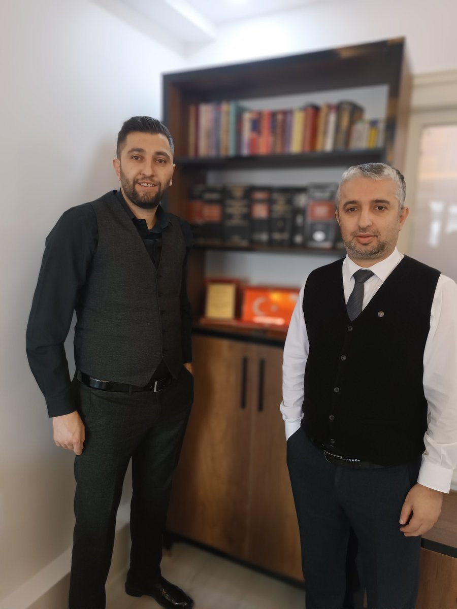 arb_gul's tweet photo. Yaklaşık 8 yıldır birlikte çalışıp ekmeğimi paylaştığım iş ortağım, dostum, arkadaşım, kardeşim Erkan Gürbüz'e çıktığı bu yolda başarılar diliyorum... 
Elbistan çaresiz degil...
Elbistan sahipsiz değil...
Yolun bahtın açık olsun...
sen değil seninle birlikte Elbistan kazanacak... https://t.co/Ew0ZHA0B5E