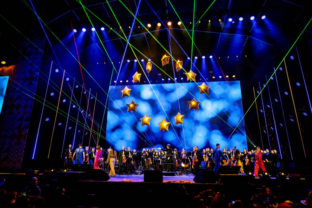 Flanders_DFA's tweet photo. Last Saturday, Flanders kicked off the Belgian EU-presidency with a free festive city festival. Thousands came to Mechelen to #LookAtUsGo and to enjoy a day full of music, comedy, acrobatics and much more! 

👉 https://t.co/yyY18NKnEm

#EUFlanders2024 #EU2024BE​ #EUCO https://t.co/RtCXMrQSls
