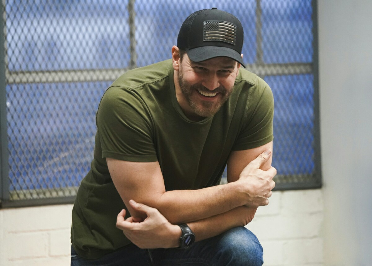 pinksparis's tweet photo. Bravo 1 😍 David Boreanaz  #SEALteam #davidboreanaz https://t.co/BpZhR3s7AH