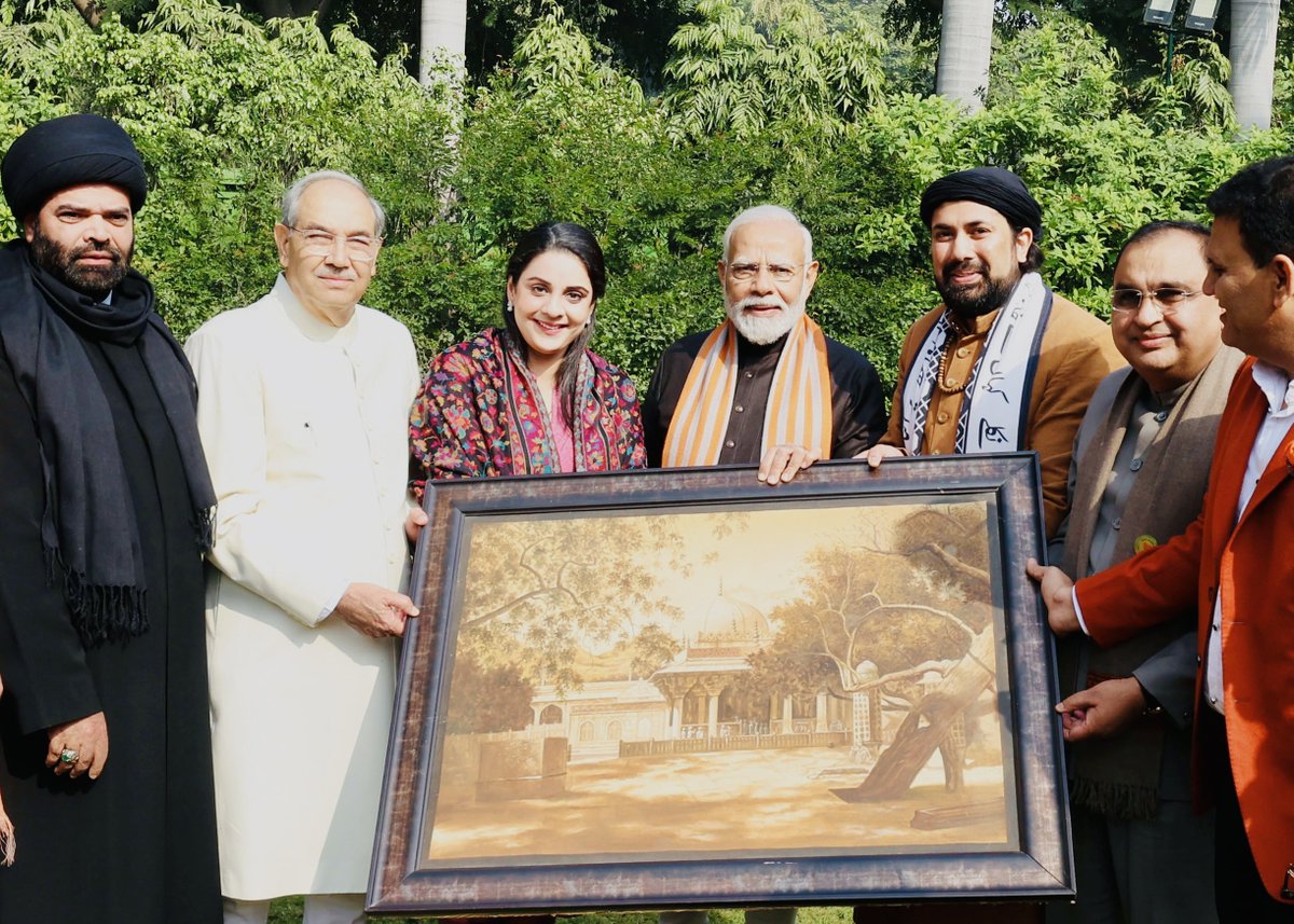 sufimusafir's tweet photo. Grateful for the profound gesture of our Hon’able Prime Minister Shri Narendra Modi @narendramodi ji sending the sacred Ghilaf Chaddar Mubarak along with the letter of Peace to Ajmer Dargah Darbar Sharif. In the spirit of Sufi spiritual teachings, may this symbol of peace and unity resonate during the 812th Urs Mubarak.🕊️ #SufiMusafir #HarmonyInAction #PMModiji