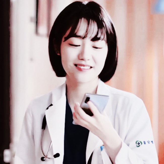 윤아름 tweet media