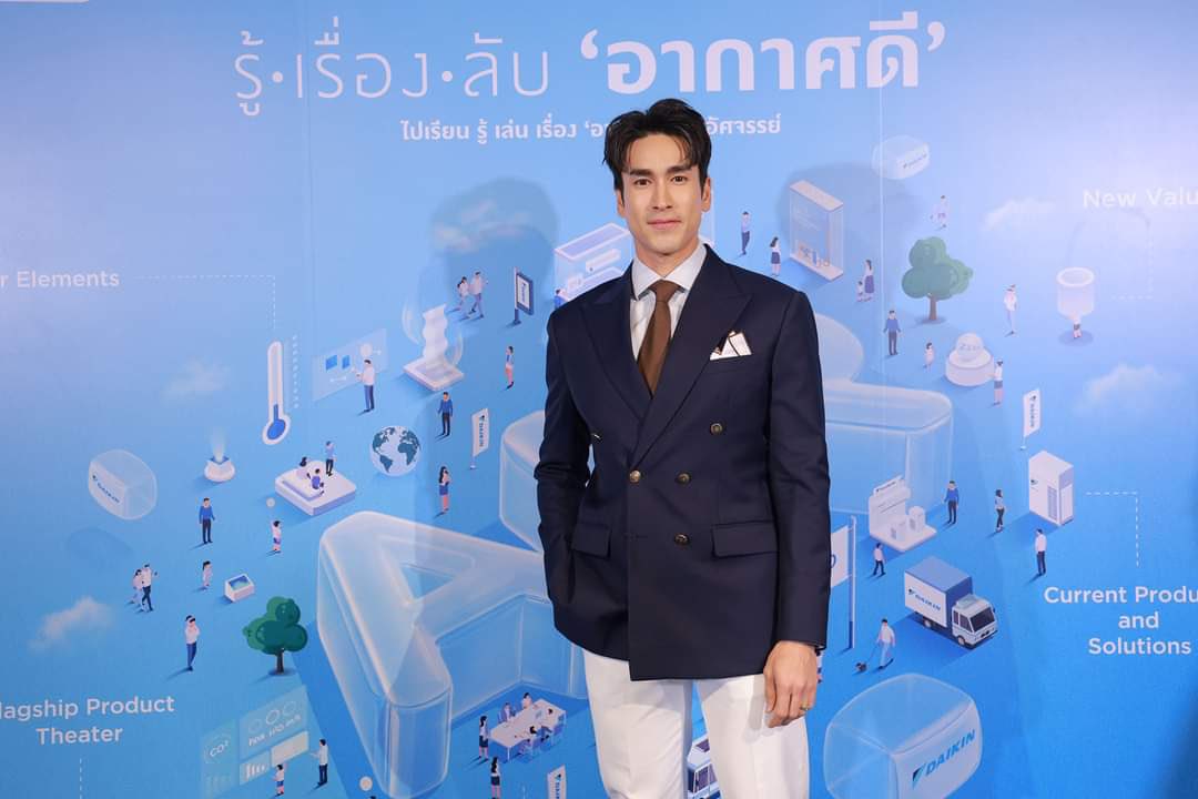 0sQInJ0Zi2DbF7N's tweet photo. พี่แบร์ก็รัวๆปังๆๆๆ มากตั้งแต่ต้นปี แม้จะเป็นงานปิดก็ตาม 👏🏻👏🏻💵💰♥️♥️ ดีงาม #daikinth #NESCAFEMakeYourWorld #caltexth #nadech #kugimiyas https://t.co/yP2NDh3H2F