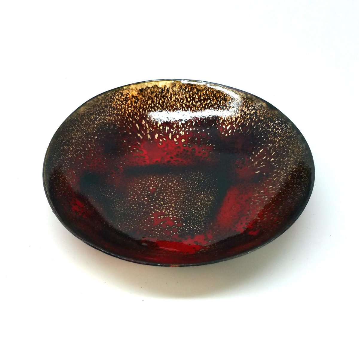 MaisyPlum2's tweet photo. Red  Ring Bowl - Enamel Ring Dish - Trinket Dish - Festive Bowl - Jewellery Bowl https://t.co/h6XYlLdH4O #MaisyPlum #UKCraftersHour #ShopIndie #MHHSBD #Etsy #DisplayBowl https://t.co/cywhnyYLFe