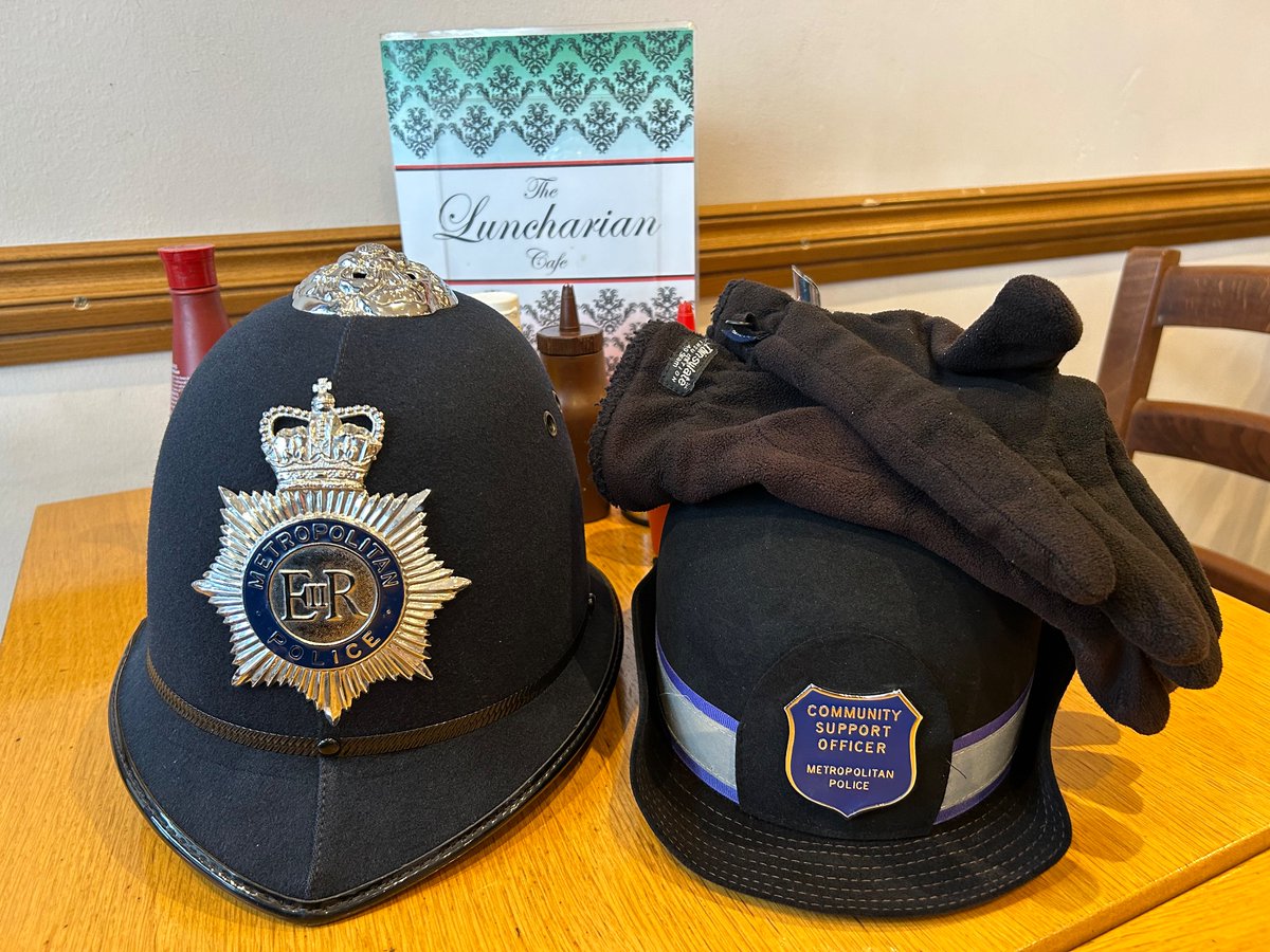 MPSGrangeYE's tweet photo. A reminder to our residents that @MPSGrangeYE SNT Officers are at #TheLuncharian , 7 Vera Avenue, N21 1RE right now (11/1/24) from 12pm to 1pm for a Community Contact Session... so please come down and see us for a chat!!
#CommunityContactSession https://t.co/EGhWKV6iZQ