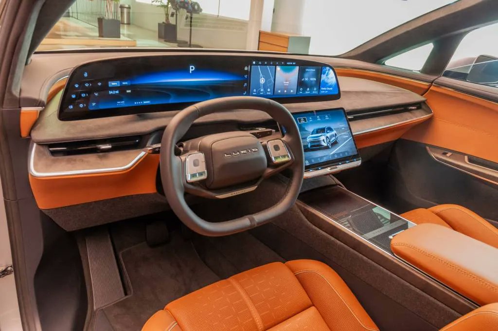 NarfCars's tweet photo. #Lucid #LucidGravity #Carinterior #Carseats #SUV #EVs #Cleanfutureforall #Narfcars #Luxurytravel #2024cars https://t.co/aXJEzFFo4O