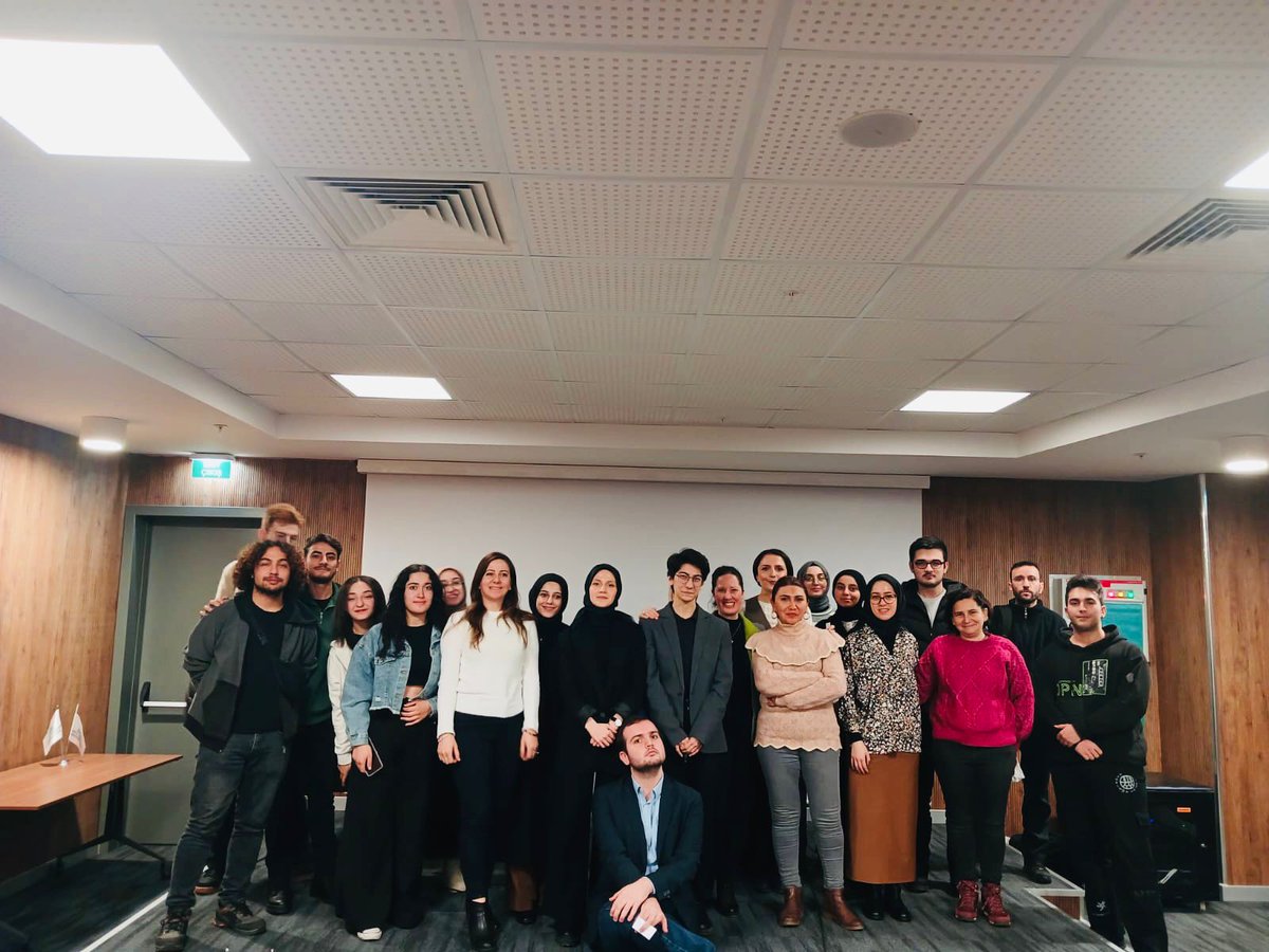 Özel Eğitim ve Kaynaştırma/Bütünleştirme dersi kapsamında Türkçe Öğretmenliği 4. sınıf öğrencileri ‘Görme Engelliler ve Yaşam Engelleri’ konulu paneli gerçekleştirmiştir.