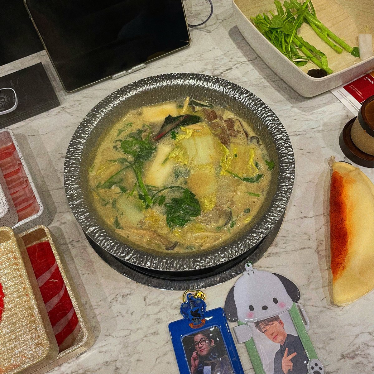 추운 날 따뜻한 샤브샤브 먹으니까 진짜 행보카다 원우 조아❣️