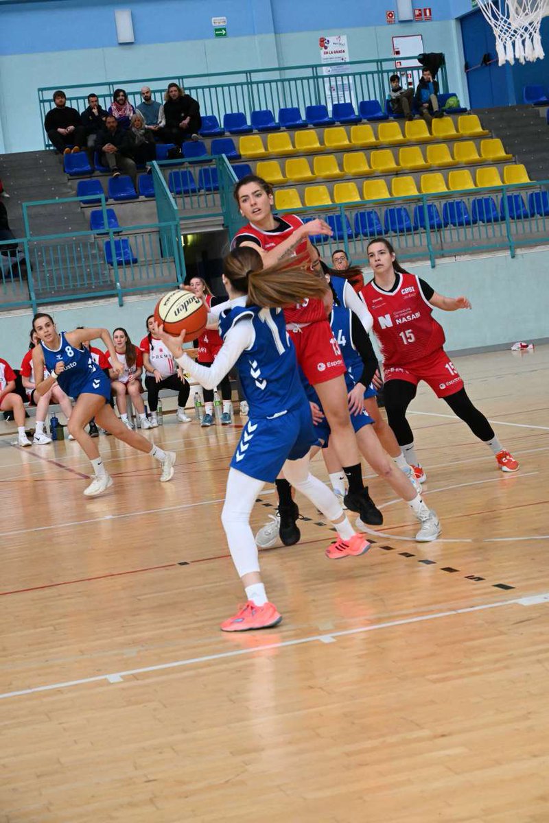 loiolabasket's tweet photo. 🏆GURE TXAPELDUNAK🏆

1,2,3… LOIOLA!💪🏽❤️ https://t.co/MZRvFBorUo