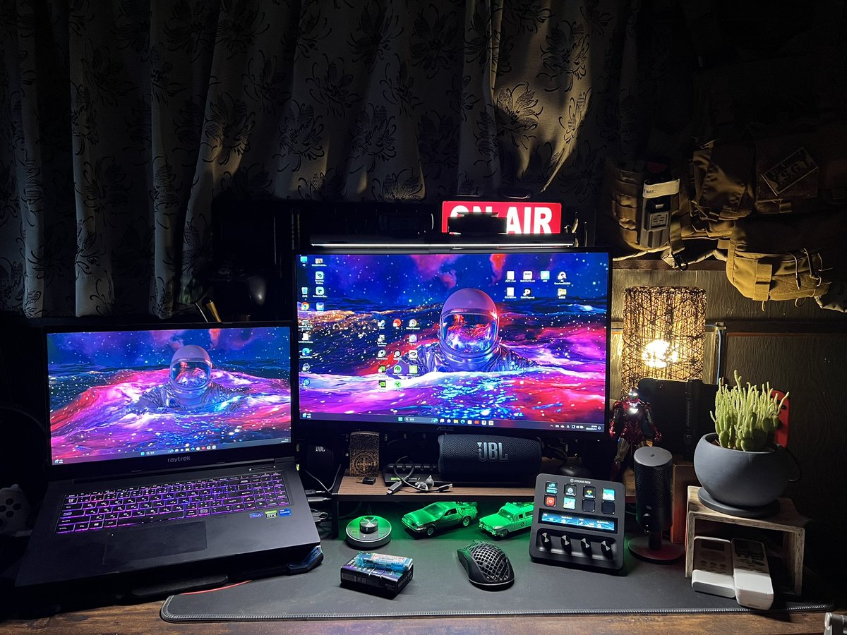 yoshio_VLOG's tweet photo. BenQ ScreenBar Plus
奮発して良かった。
リモコンも操作しやすいし
作業効率とモチベーションが上がる。
#BenQ
#ScreenBarPlus https://t.co/L4aaVtJObZ