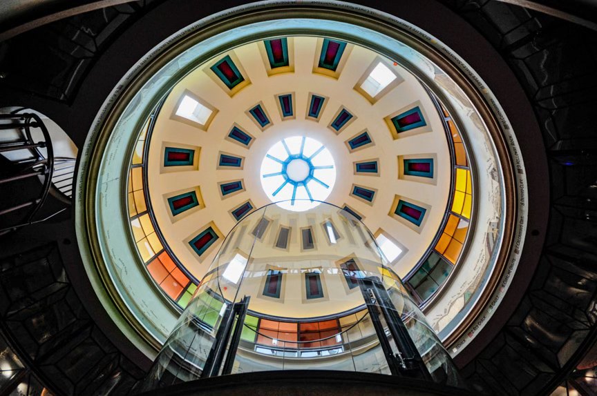 Happy #HeritageTreasures day! ✨

The Rotunda Museum is an iconic landmark here in #Scarborough, one of the world's first purpose-built museums and one of the oldest still in use at an incredible 195 years old. 

(It's also got a pretty stunning ceiling 🧡)