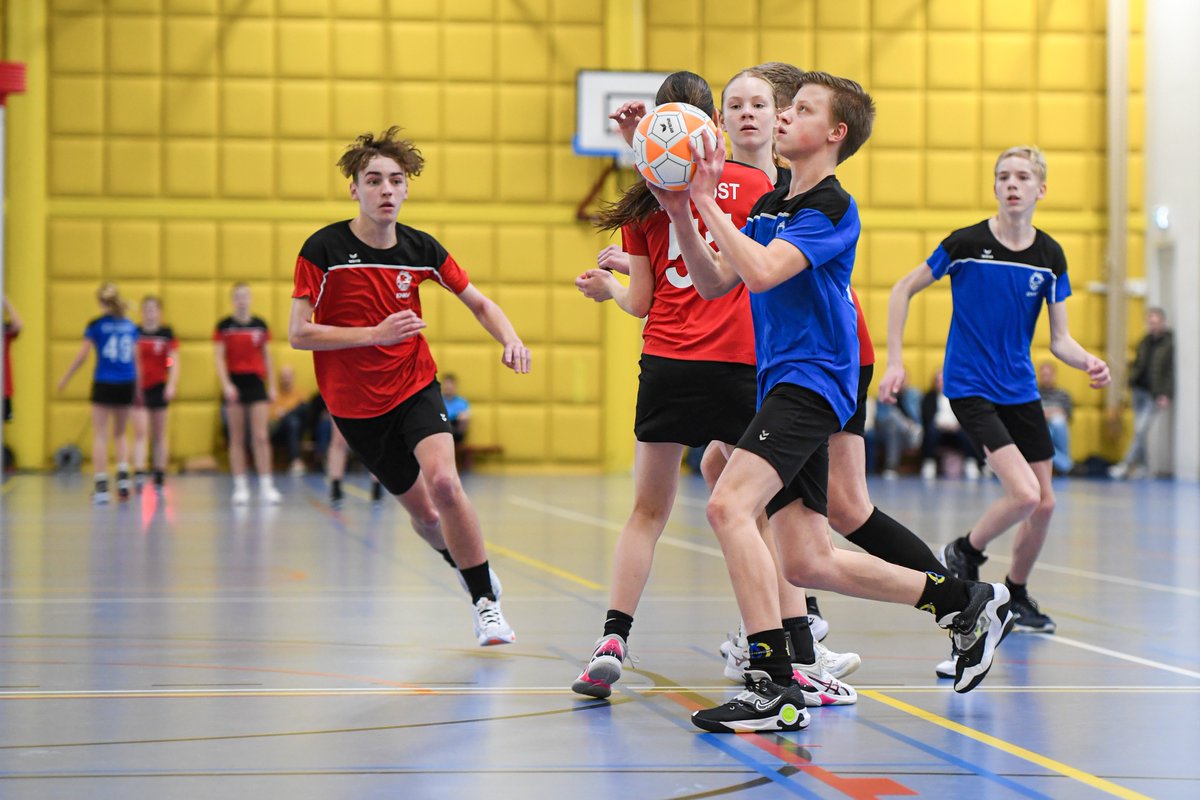 Vanaf 2024-2025 biedt @Zwolle_CSE jeugdige korfballers de mogelijkheid om school en sport te combineren. Het CSE zoekt nu ambitieuze korfballers (12-15 jaar), die willen deelnemen en organiseert voor hen op 24 januari een open dag. Meer: tinyurl.com/25cvzwur Foto: Helly Bonet