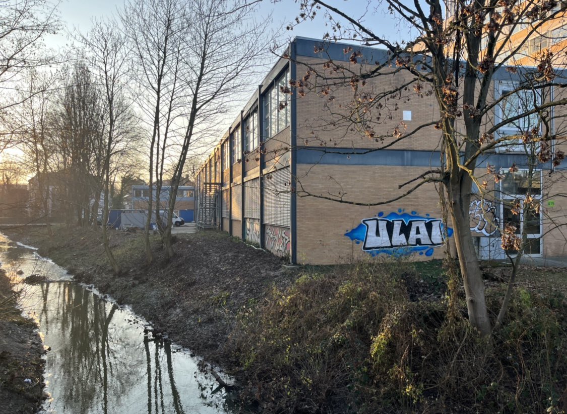 Fuchsbau_22's tweet image. #Ulai (Ausdruck des Erstaunens)

„Anzunehmen ist, dass die heute noch verwendeten Fragmente des Manischen mit der sog. Jugend- und Umgangssprache zusammengefallen sind.“

#Gießen #manisch #Graffiti #GießenZuFuß #SprayPaint #StreetPhotography #GI1001