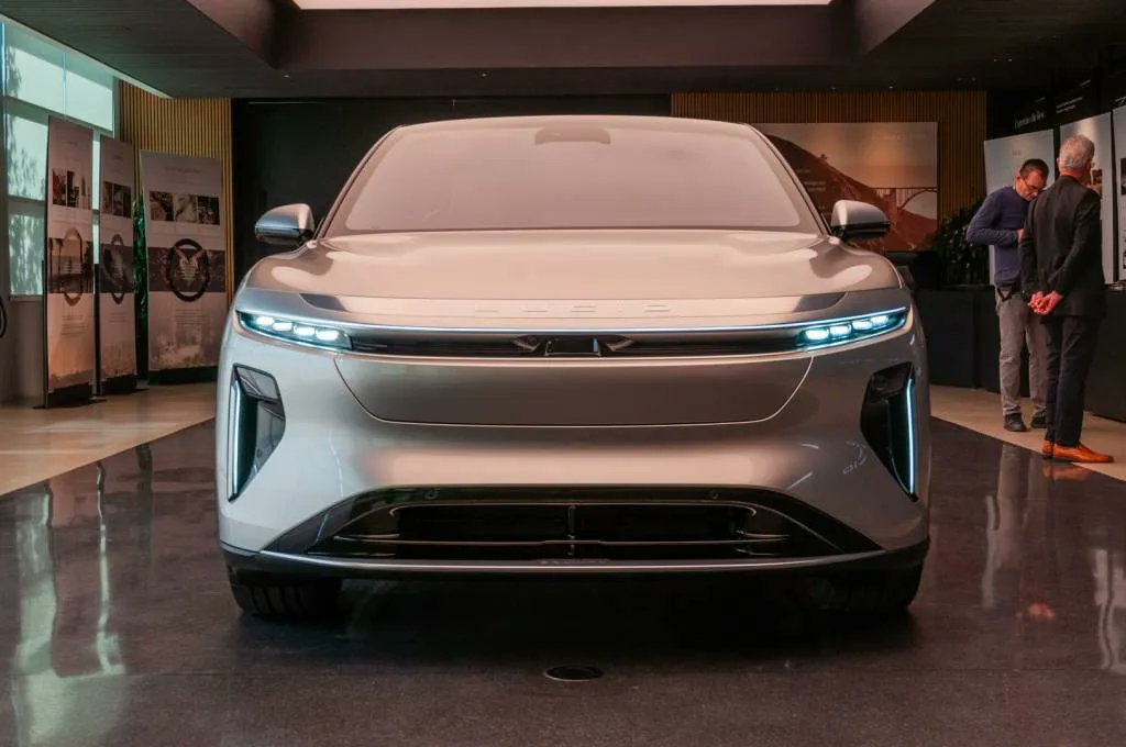 NarfCars's tweet photo. #Lucid #LucidGravity #SUV #EVs #Cleanfutureforall #Narfcars #Luxurytravel #2024cars https://t.co/ZpRPH0TWPj