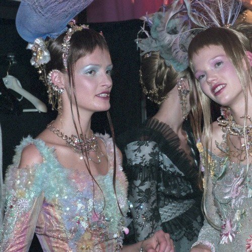 aemisias's tweet photo. Backstage at Yves Saint Laurent (ss98) photographed by Jean-Claude Deutsch https://t.co/aapBVRGW6V