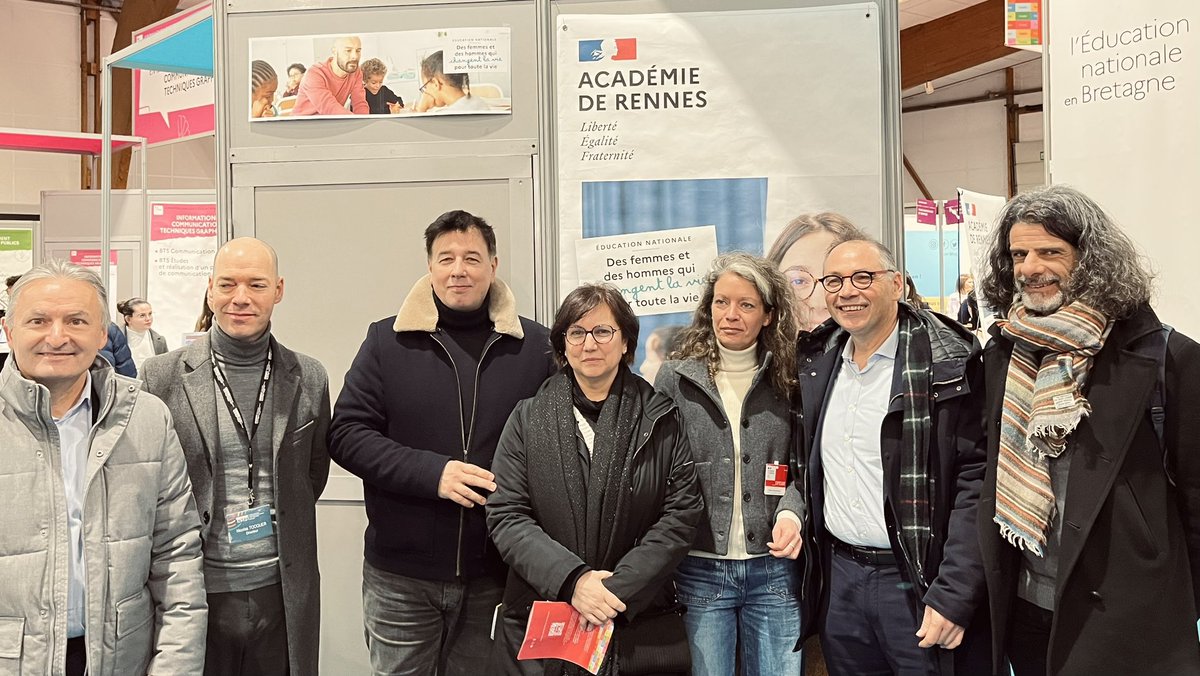 #Orientation 🧭 | Le recteur <a href="/emmanuel_ethis/">Emmanuel Ethis</a> participe à l'inauguration du salon du lycéen et de <a href="/letudiant/">l'Etudiant</a> de #Rennes. L’occasion de rappeler que « l’éducation est la mère de toutes les batailles ».

👉 Salon jusqu'à samedi 18h, au Parc Expo, pour affiner ses choix d'orientation