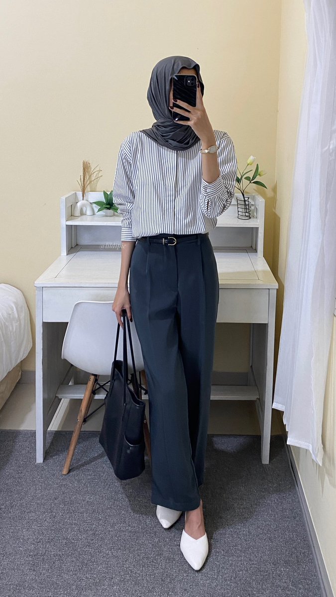 lildipie's tweet photo. Rate : 10/10
🔗 https://t.co/7k2EAhdwvq

Bahannya cotton pas dipake adem ngga bikin gerah, bikin look keliatan rapi & awet juga, yang blue udah 2 tahunan sampe sekarang masih cakep😍

Ngga ada minusnya karna ini perfect banget, hampir tiap minggu pasti keluar lemari kepake ngampus