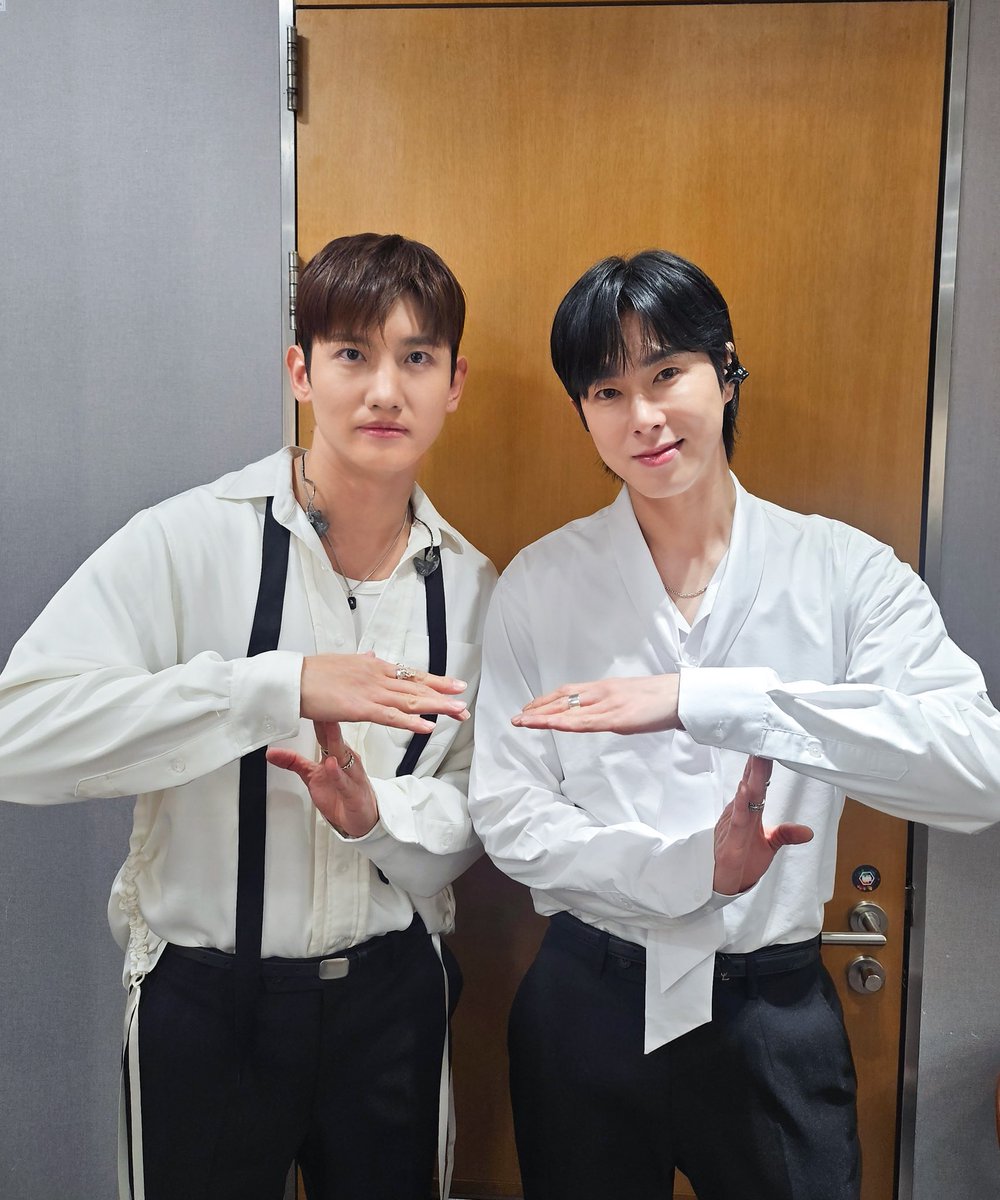 TVXQ's tweet photo. 오랜만에 둘이서 음방을 돌며 카시오페아랑 함께 할 수 있어서 너무 행복했던 시간이었습니다❤️‍🔥😊
앞으로도 동방신기 많이 기대해 주세요‼️

#동방신기 #TVXQ! #東方神起
#유노윤호 #UKNOW #최강창민 #MAXCHANGMIN
#Mnet #MCOUNTDOWN https://t.co/U6NNlyhhMw