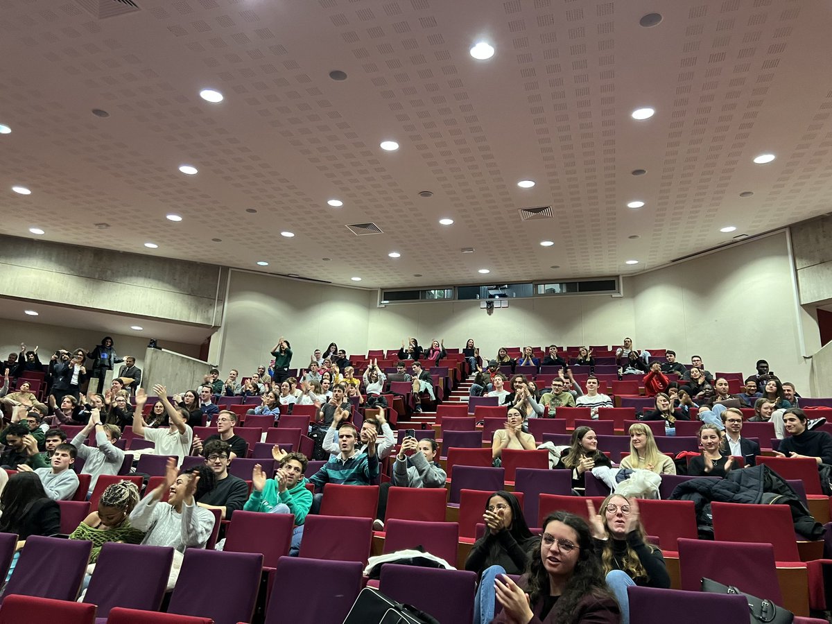 Ambiance du tonnerre pour le fin du Hackathon Entrepreneuriat à impact <a href="/NEOMAbs/">NEOMA Business School</a> Reims aujourd’hui ! De magnifiques projets présentés par l’ensemble de la promo 1eA PGE ! Bravo à tous les étudiants et bravo à tous les professeurs qui les ont accompagnés !