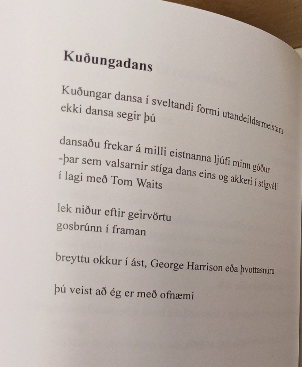 Ljóð úr ljóðabókinni "Hafið... 20 cm í landabréfabók"