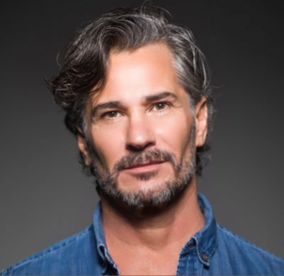 SegunCalendario's tweet photo. Hoy 11 de enero festeja #FelizCumpleaños el actor @PEDROSICARD 🎁🎺🎵🍻🍰🎂🍾🥂🎶🎉🧁 https://t.co/mNim75eGA0
