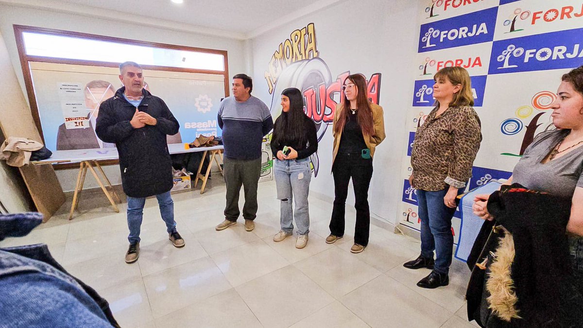 forjatdfaias's tweet photo. Realizamos la primera charla de un ciclo orientado a la política y la actualidad con eje central el Decreto Nacional de Urgencia, su efecto, alcance, y desarrollo en nuestro país de acuerdo a los antecedentes que fue estableciendo la Corte Suprema de Justicia de la Nación. https://t.co/cMBoA7QpUz