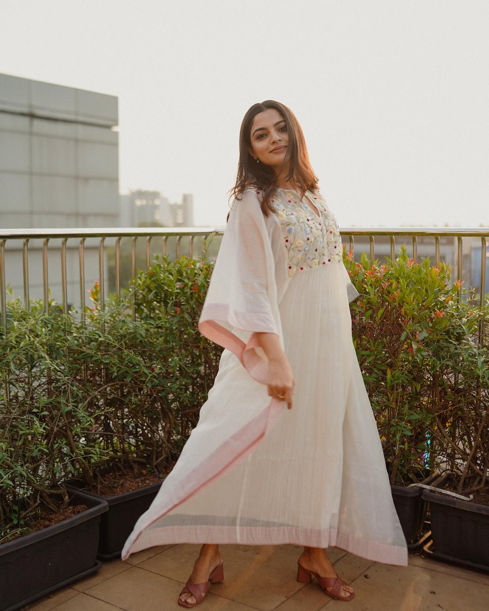 KeralaBoxOffice's tweet photo. Nikhila Vimal Latest Photos https://t.co/zMN7STHm0K

#actresses #fashion #nikhilavimal #kerala9 #Dresses

@nikhilavimal https://t.co/2SUHZ4XwLN