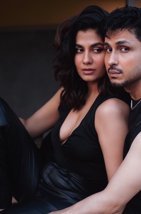 GDjAWmLWQAALVaV?format=jpg&name=900x900