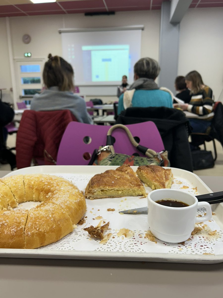 edulab65's tweet photo. Moment de convivialité avant d’attaquer le stage sur les APPS à Argeles Gazost https://t.co/vWKJr6UQ7a