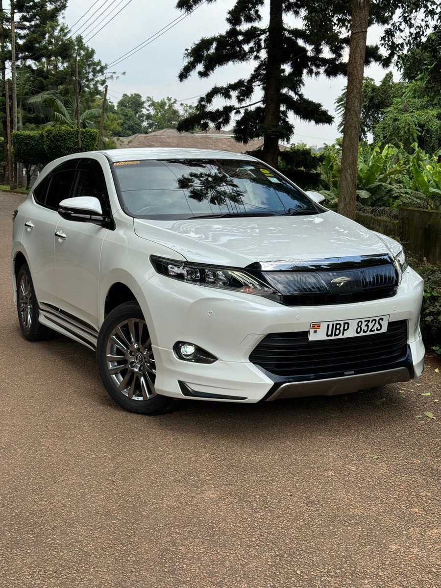 AllanSseky's tweet photo. Mwe mugende ewa @ronnie_musiime mufuune the best car deals. 

Call +256 775 075359 for inquiries. https://t.co/EJPEqHtwHH