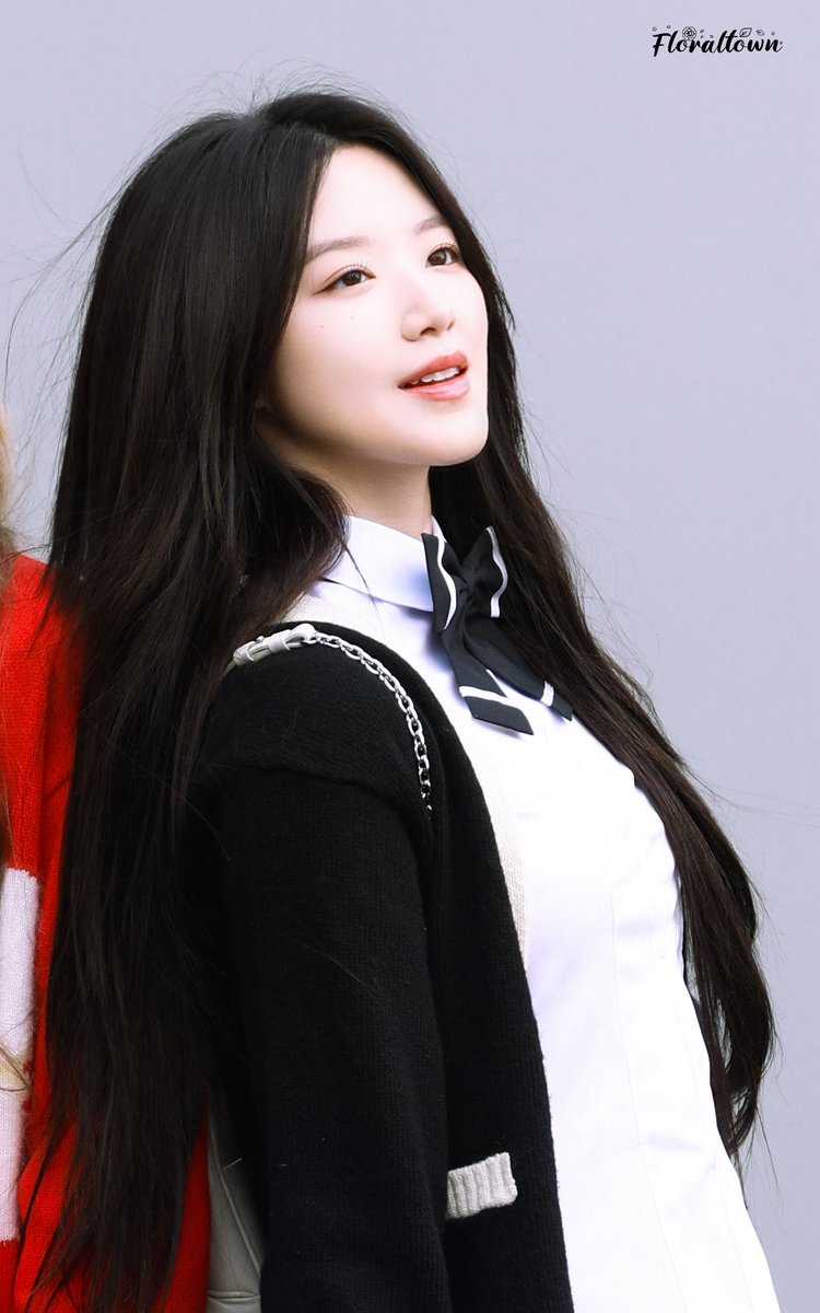 Floraltown's tweet photo. 240111

🦢🦢🦢

#아이들 #여자아이들 #GIDLE #슈화 #SHUHUA #舒華 https://t.co/oKb1YQ9Ryv