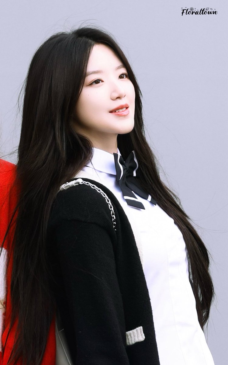 Floraltown's tweet photo. 240111

🦢🦢🦢

#아이들 #여자아이들 #GIDLE #슈화 #SHUHUA #舒華 https://t.co/oKb1YQ9Ryv